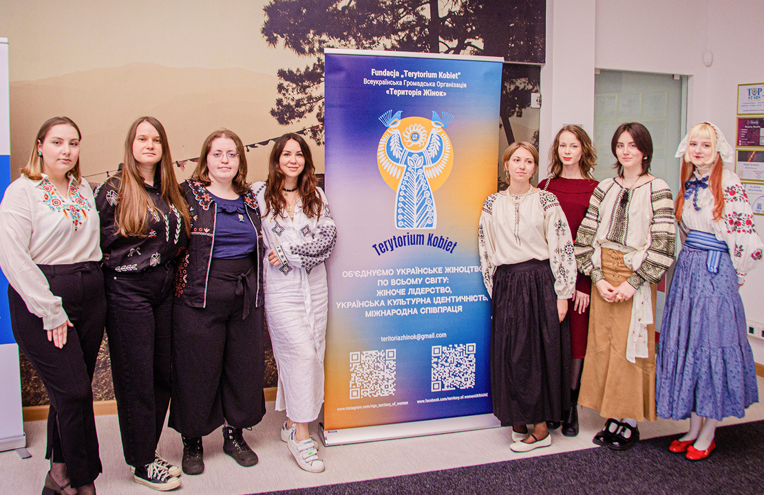 Учасниці лідерської програми фундації під час зустрічі